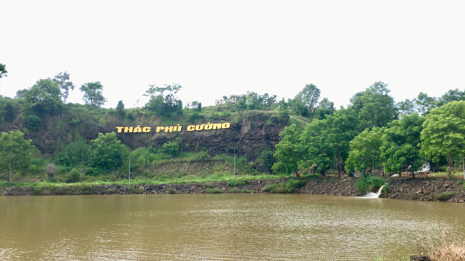 Thác Phú Cường Gia Lai: chuyến đi riêng cho người muốn nghe tiếng nước
